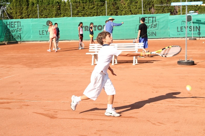 Village Camps International Summer Camp Leysin, Switzerland 2026-08-15 https://www.villagecamps.com/journals_admin/images/686-4-tennis (18).jpg